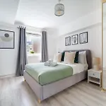 Fitzrovia - 1Br With Balcony Near Soho - Cityapartmentstay